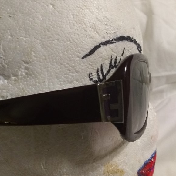 Fendi sunglasses - Picture 8 of 14